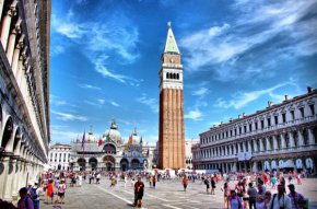 raggio di sole dietro piazza San Marco